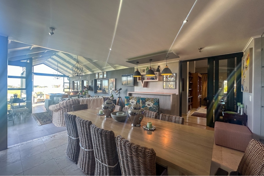 5 Bedroom Property for Sale in Oubaai Western Cape